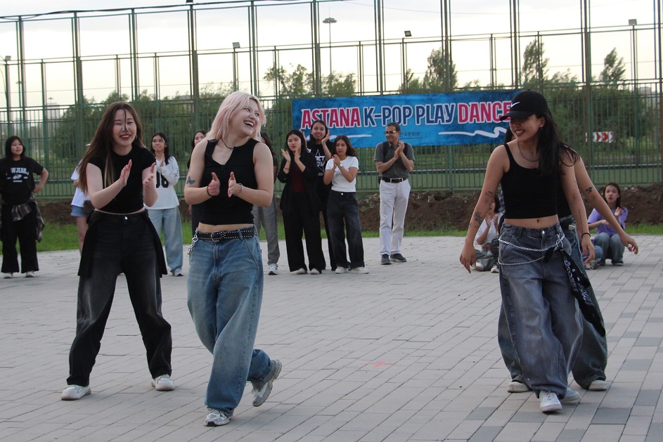 K-pop 랜덤댄스 <2025 K-pop Play Dance> 행사 개최