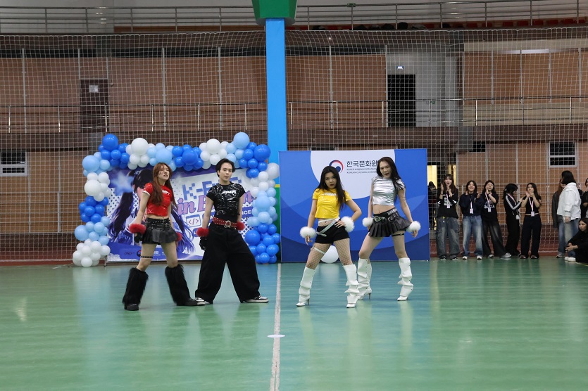 Heemang Crew 협업 <K-POP in Bloom Random Dance> 행사 개최