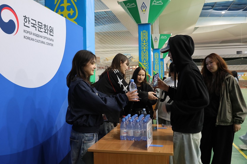 Heemang Crew 협업 <K-POP in Bloom Random Dance> 행사 개최