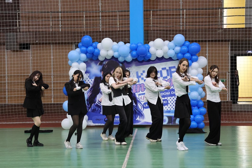 Heemang Crew 협업 <K-POP in Bloom Random Dance> 행사 개최