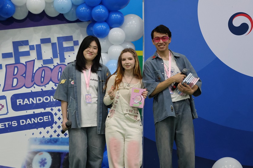 Heemang Crew 협업 <K-POP in Bloom Random Dance> 행사 개최