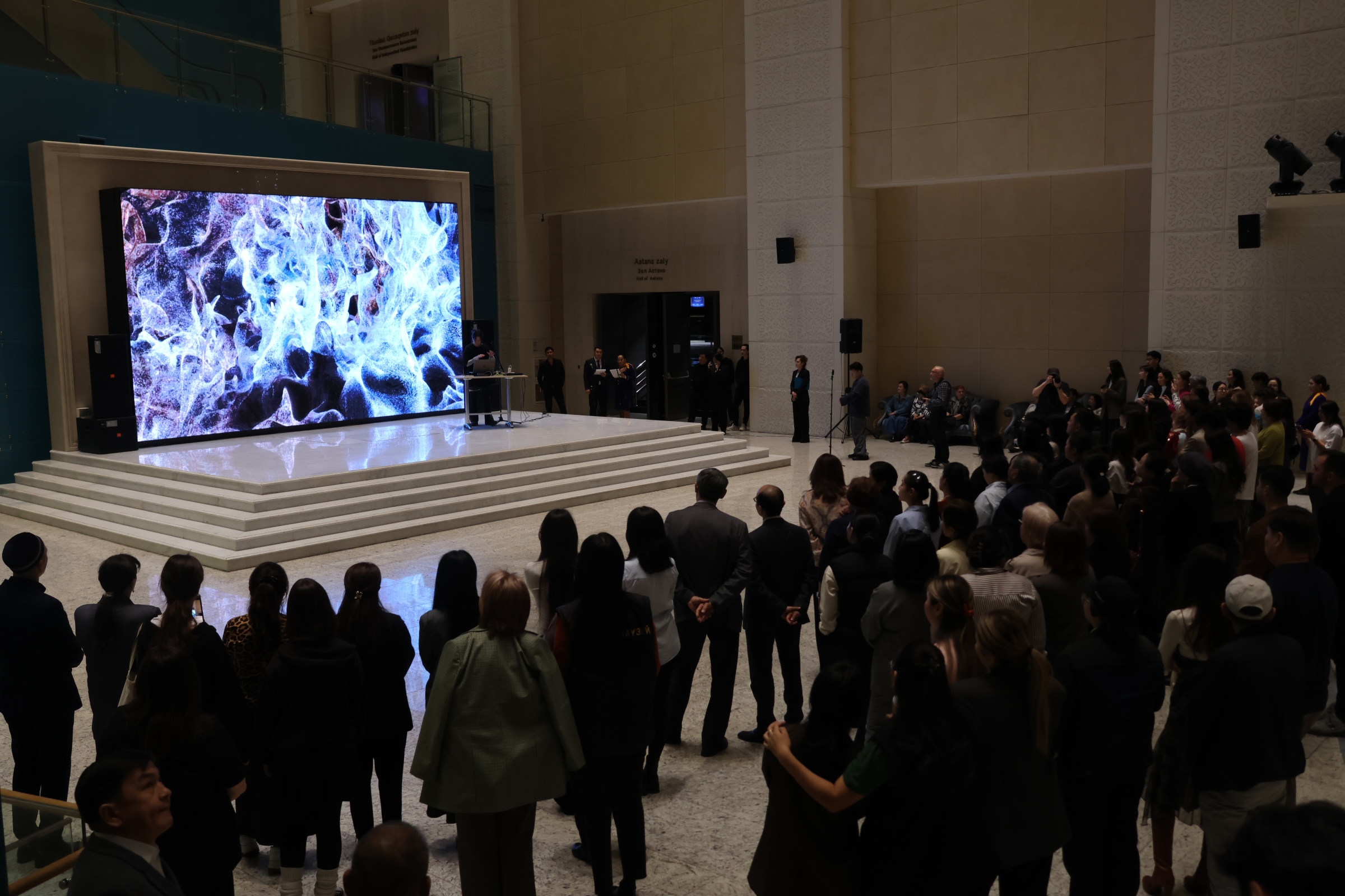 황선정 개인전 《Planetary Weaving》 개막식 개최