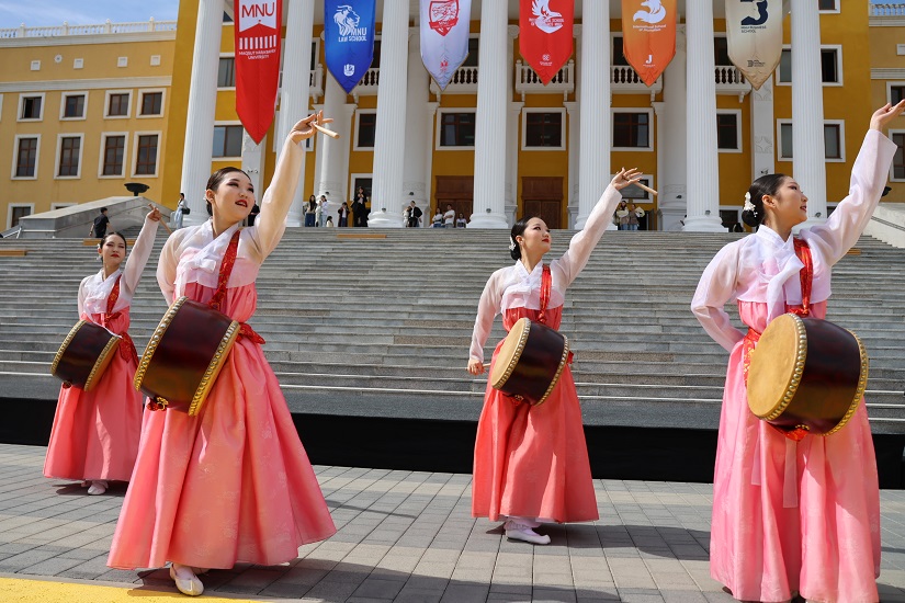 막숫 나릭바예프 대학교 및 '한규' 동아리 협업 <Cherry Blossom Spring Festival> 행사 개최