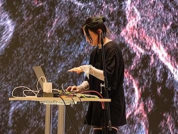 황선정 개인전 《Planetary Weaving》 개막식 개최